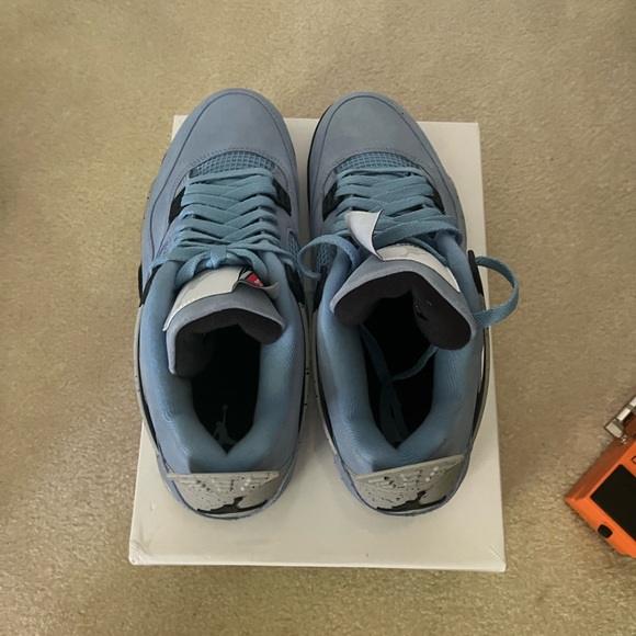 Jordan 4 Retro University Blue main image 4